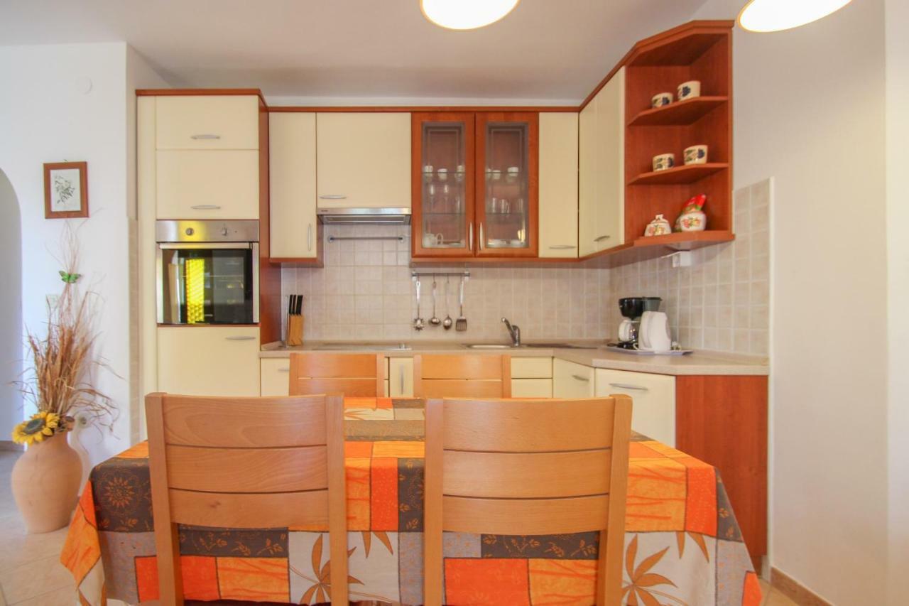 Alenka Orange Apartman Novigrad Istria Kültér fotó