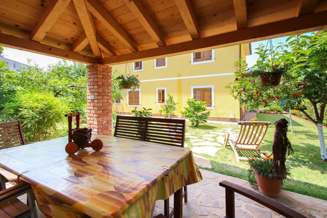 Alenka Orange Apartman Novigrad Istria Kültér fotó